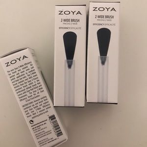 New in box. 3 Zoya Z-Wide brushes